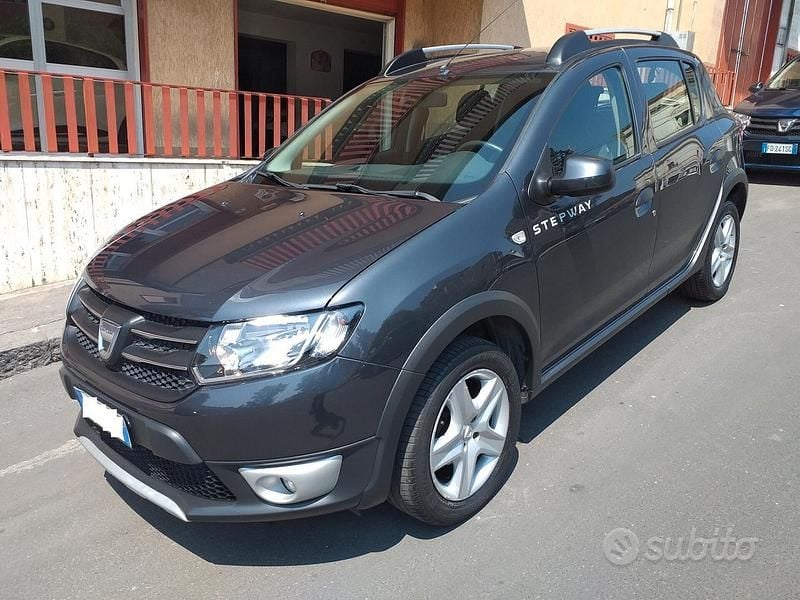 Usata Dacia Sandero Stepway 90 CV (66 kW) 2018 Grigio Berlina