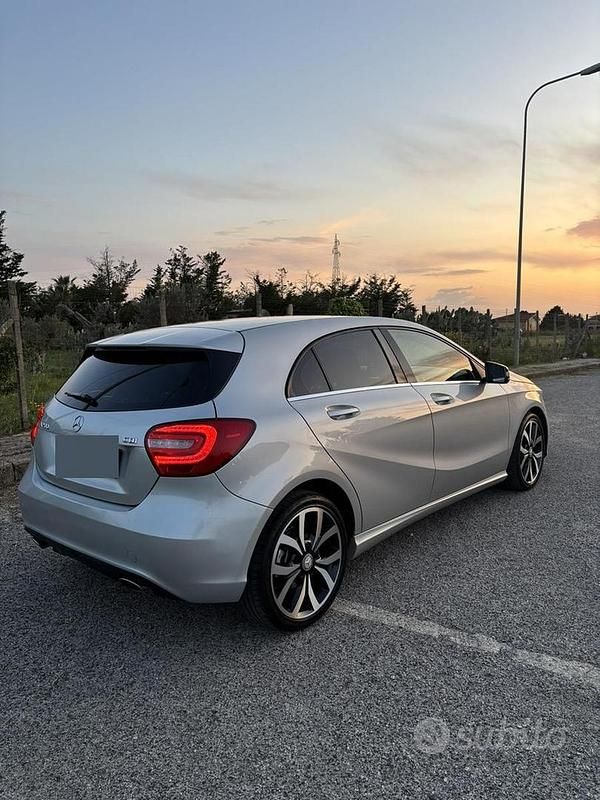Usata Mercedes A200 156 CV (114 kW) 2012 Grigio Berlina