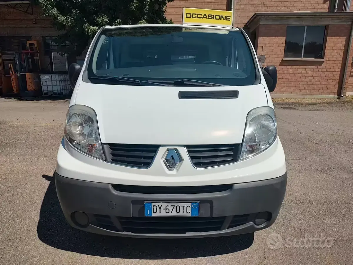 Usata Renault Trafic 114 CV (83 kW) 2009 Bianco Monovolume