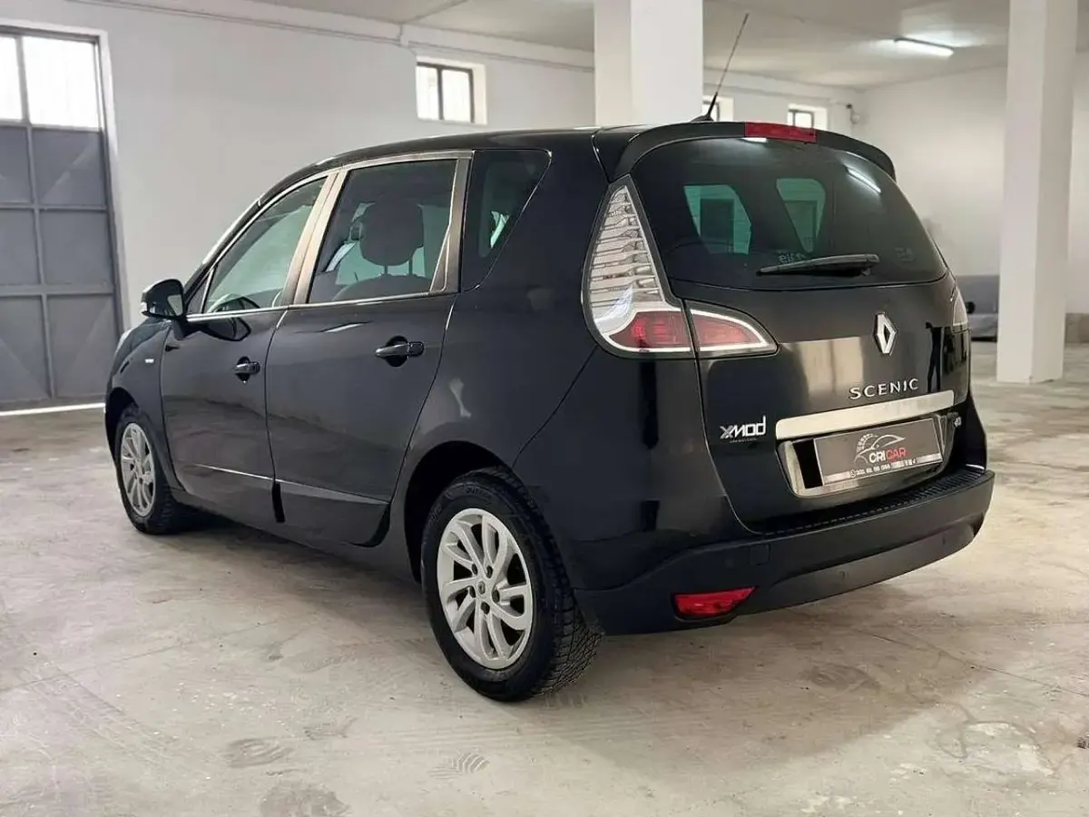 Usata Renault Scénic LIMITED 110 CV (80 kW) 2016 Nero Monovolume