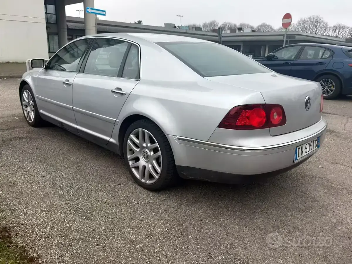 Usata VW Phaeton 233 CV (171 kW) 2008 Grigio Berlina