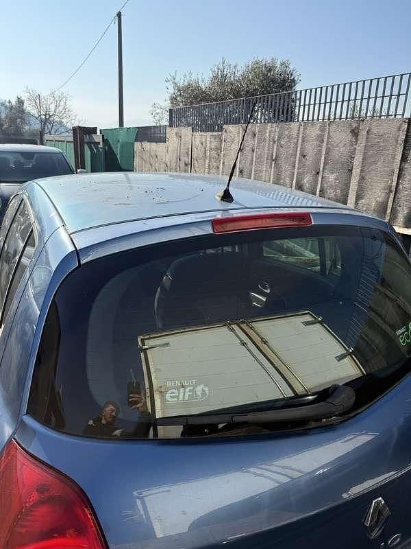 Usata Renault Clio II 75 CV (55 kW) 2011 Berlina