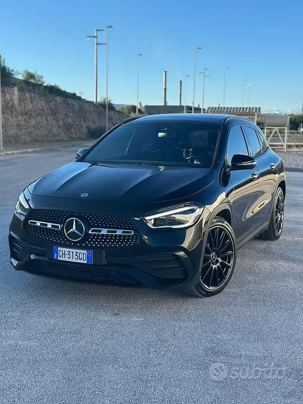 Usata Mercedes GLA200 Premium 150 CV (110 kW) 2022 Nero SUV