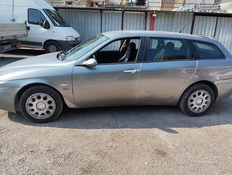 Usata Alfa Romeo 156 150 CV (110 kW) 2005 Grigio Station wagon