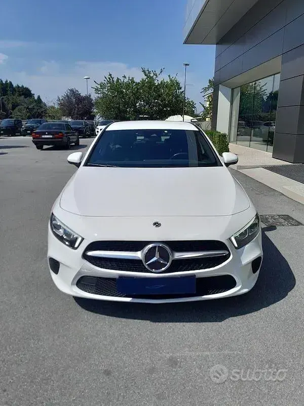 Usata Mercedes A180 116 CV (85 kW) 2022 Bianco Berlina