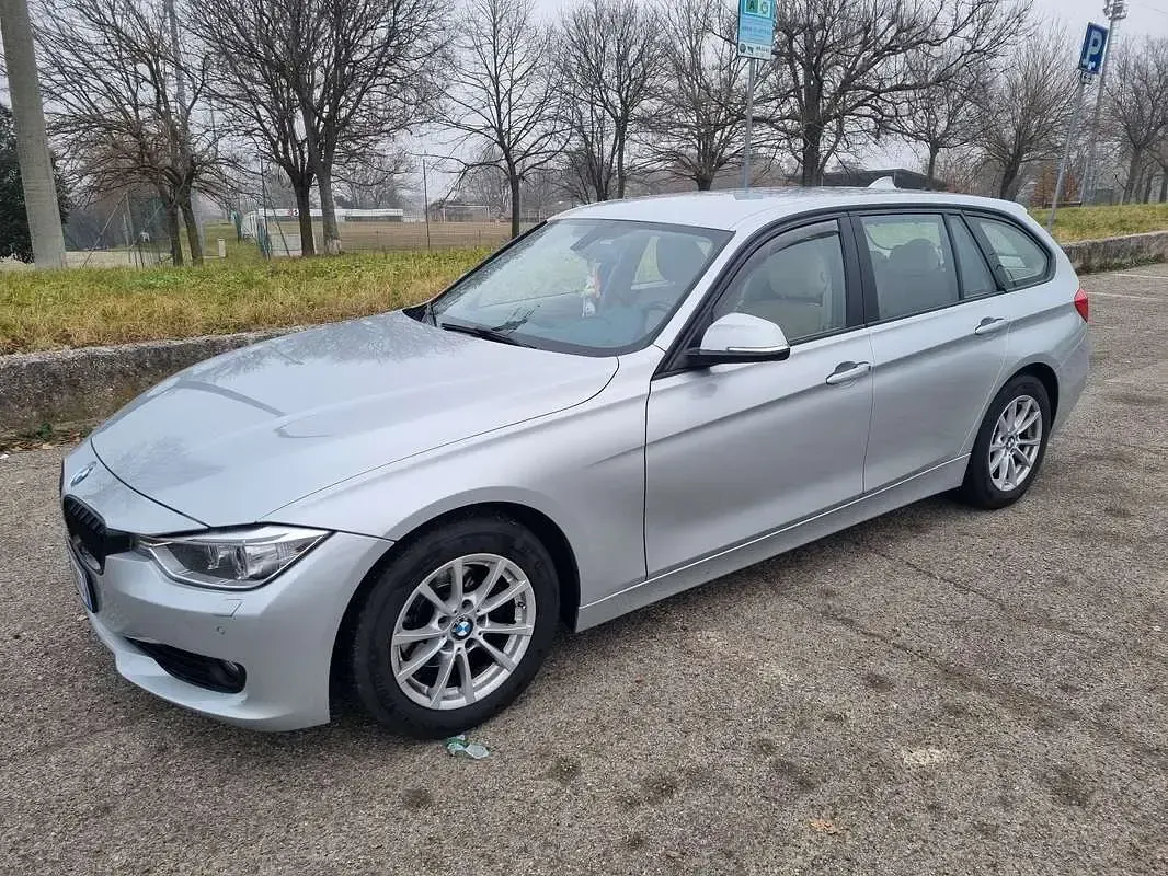 Usata BMW 318 143 CV (105 kW) 2013 Grigio Station wagon