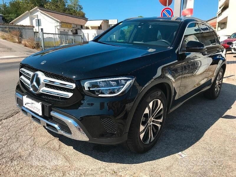 Usata Mercedes GLC220 Executive 194 CV (142 kW) 2021 Nero pastello SUV