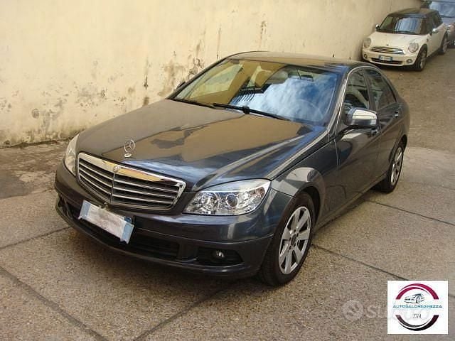 Usata Mercedes C220 Elegance 169 CV (124 kW) 2008 Grigio Berlina