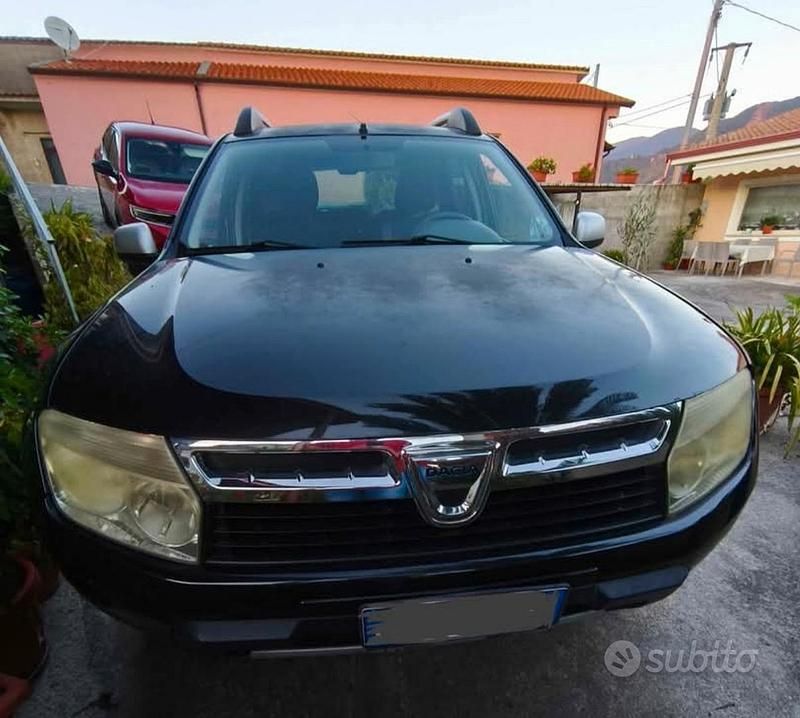 Nero Usata 2011 Dacia Duster SUV | 2600 € (Ottimo prezzo) - Immagine 1/4