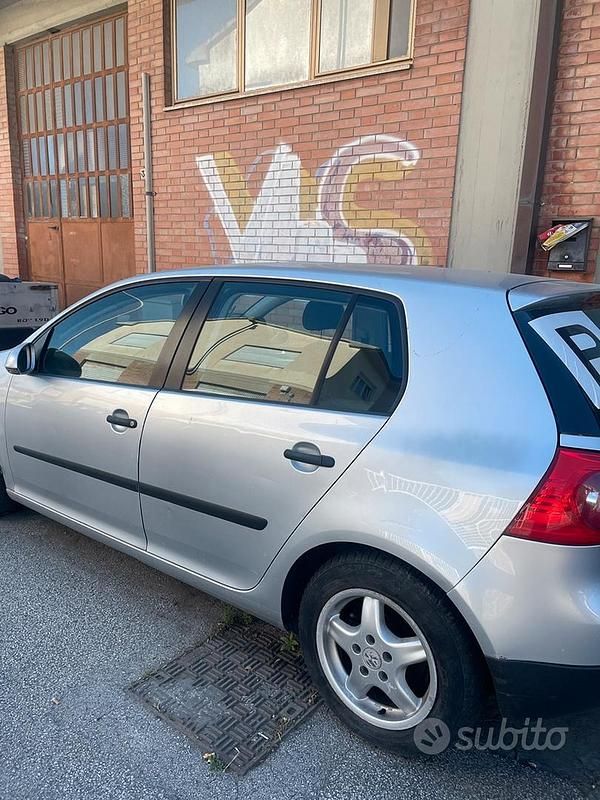 Usata VW Golf IV 2004 Grigio Berlina