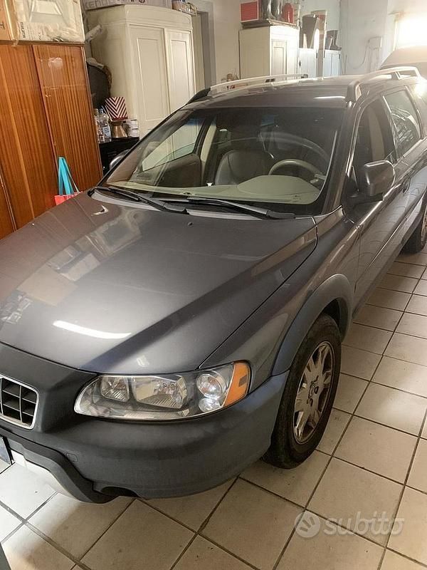 Usata Volvo XC70 185 CV (136 kW) 2006 Grigio Station wagon