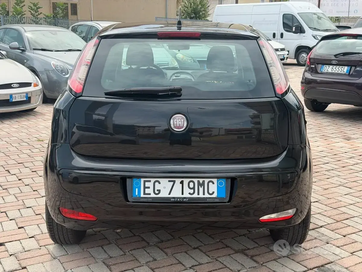 Usata Fiat Punto Evo Dynamic 75 CV (55 kW) 2011 Nero Utilitaria