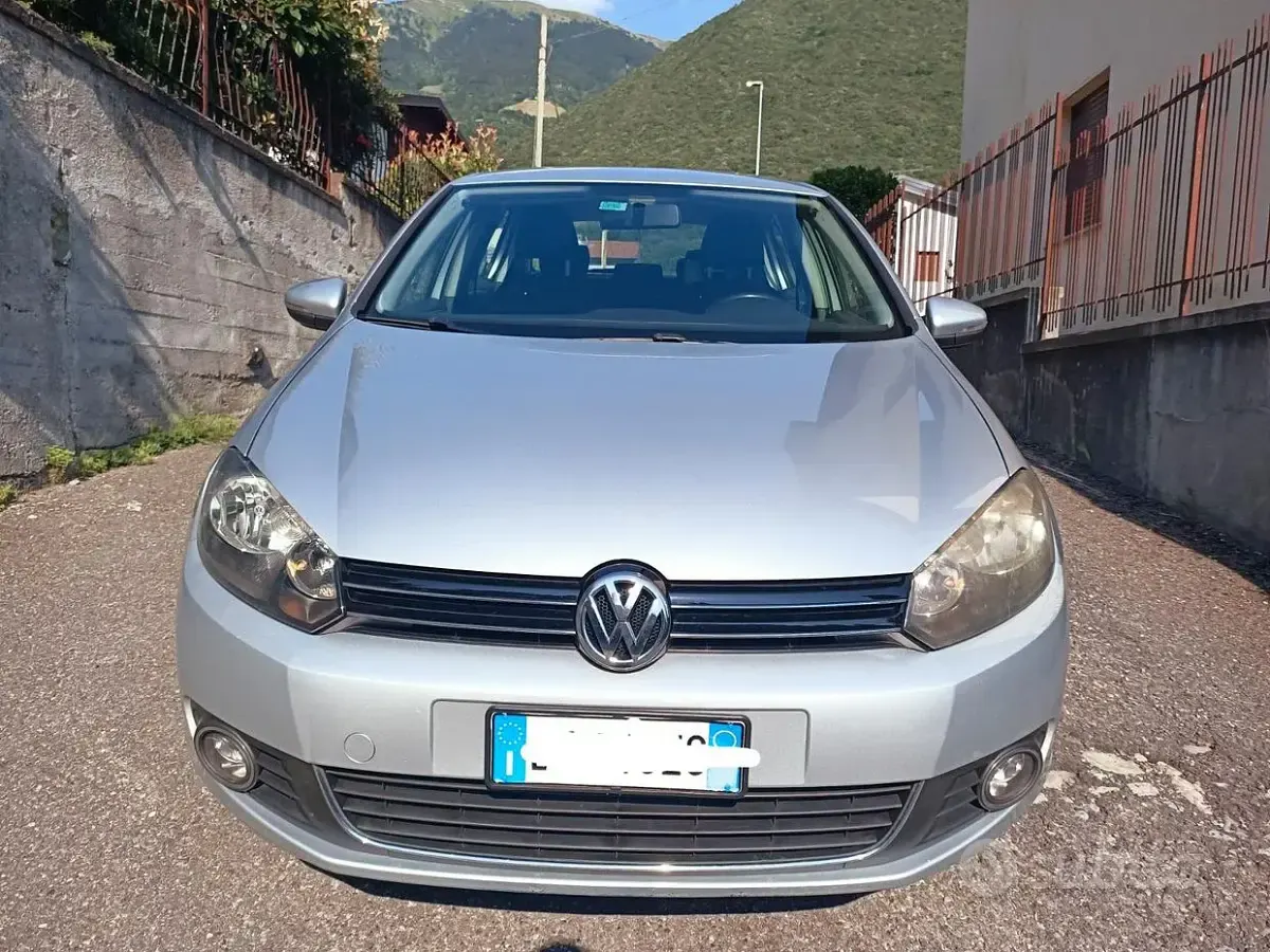 Usata VW Golf VI 140 CV (102 kW) 2011 Grigio Utilitaria