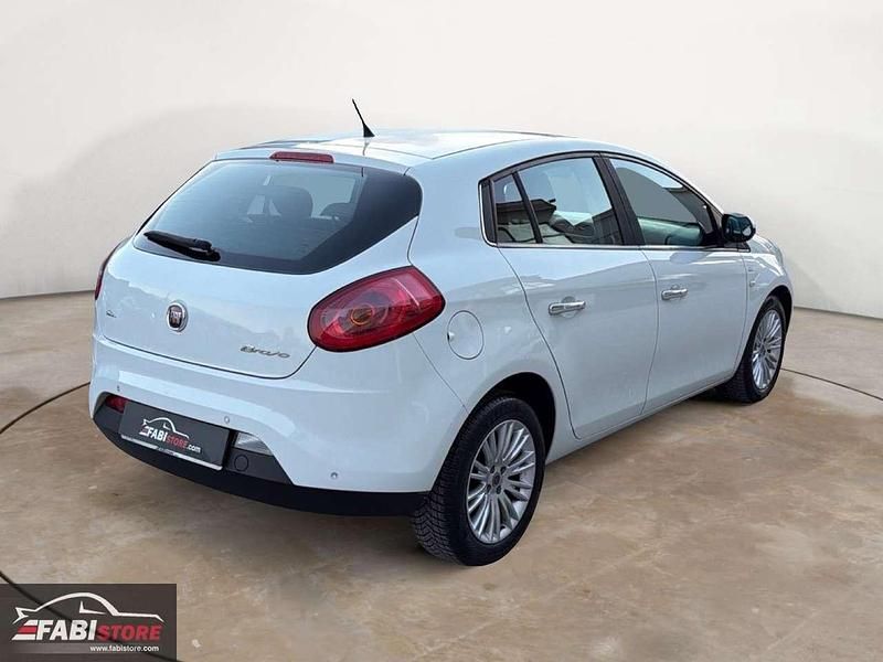 Usata Fiat Bravo Dynamic 105 CV (77 kW) 2010 Bianco Utilitaria