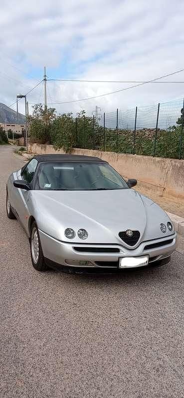 Usata Alfa Romeo Spider 192 CV (141 kW) 1996 Argento Cabrio