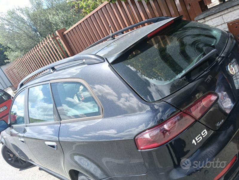 Usata Alfa Romeo 159 140 CV (102 kW) 2011 Nero Station wagon