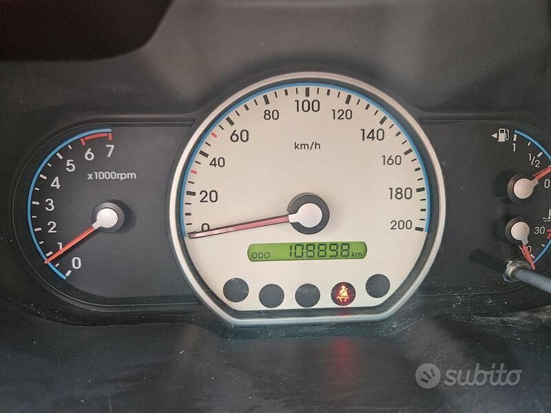 Usata Hyundai i10 66 CV (48 kW) 2010 Rosso Utilitaria