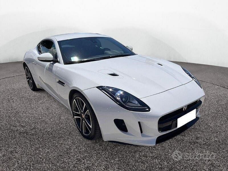 Bianco metallizzato Usata 2015 Jaguar F-Type S Coupé | 46.800 € (Molto cara) - Immagine 1/4