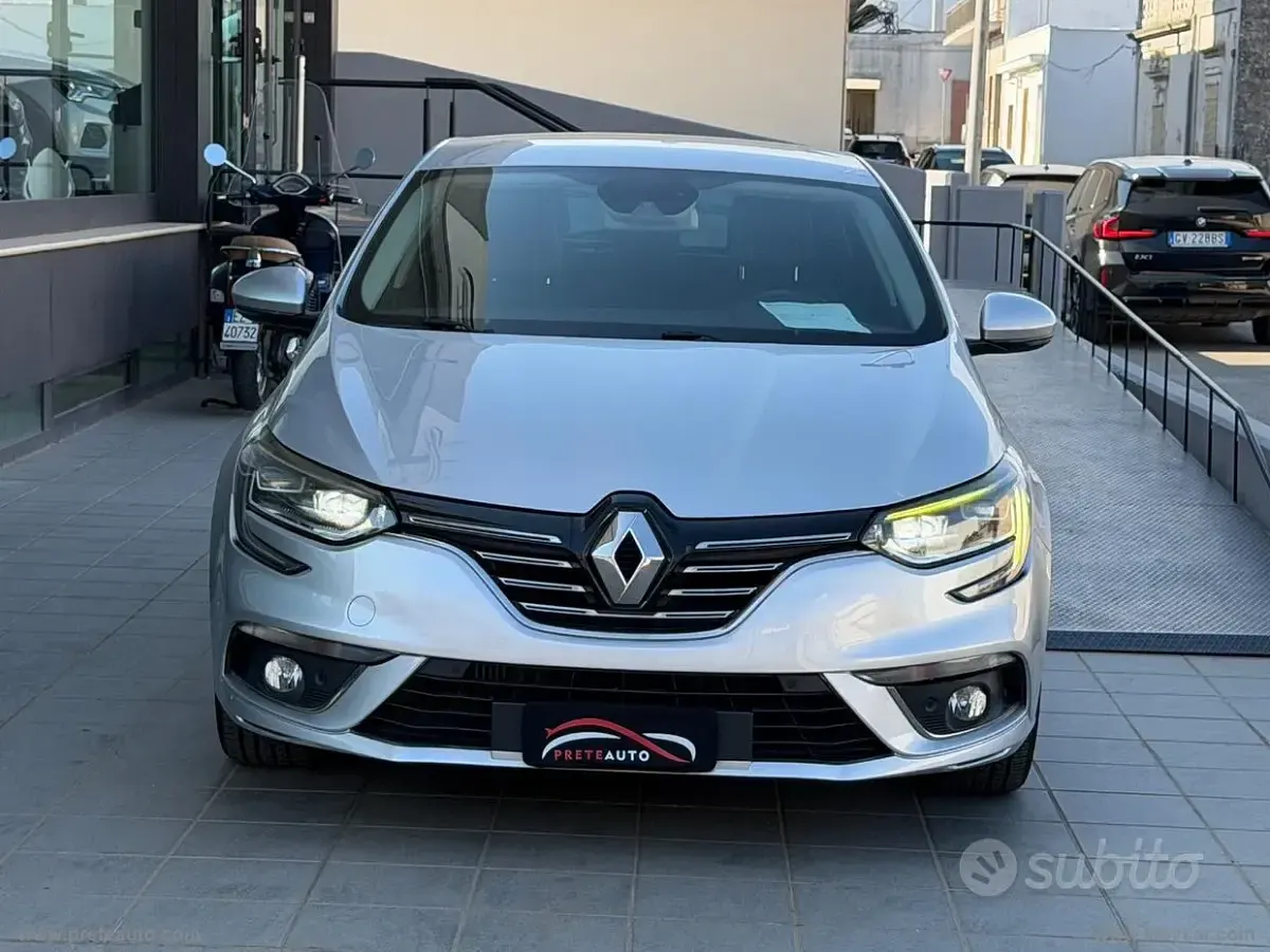 Usata Renault Mégane III Bose Edition 110 CV (80 kW) 2016 Grigio Berlina