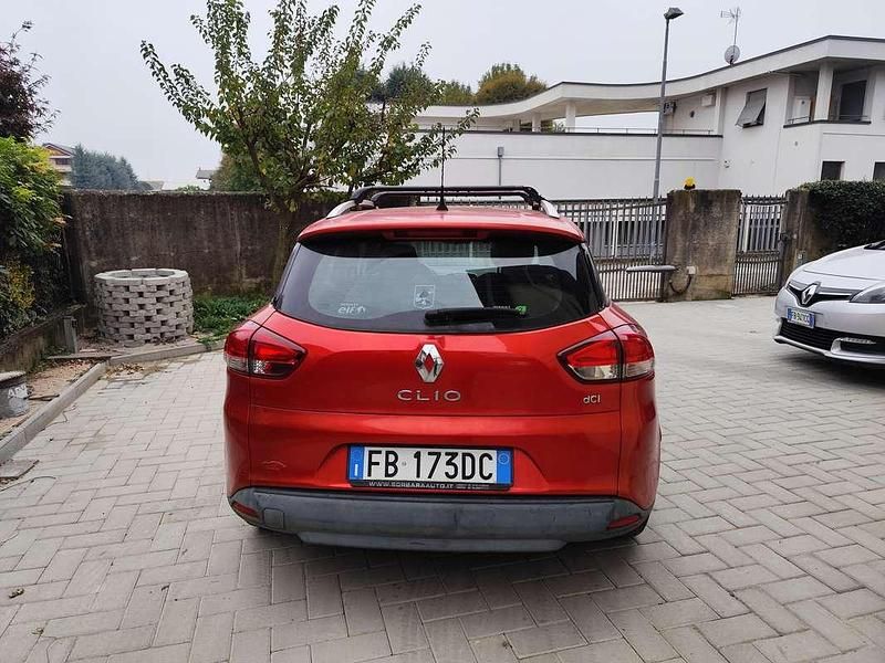 Usata Renault Clio GrandTour 75 CV (55 kW) 2015 Rosso Station wagon