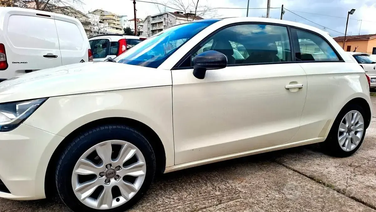 Usata Audi A1 Ambition 90 CV (66 kW) 2011 Bianco Utilitaria