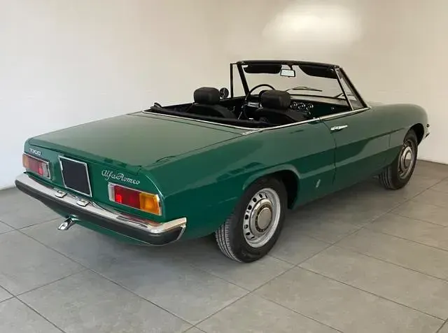 Usata Alfa Romeo Spider 87 CV (63 kW) 1970 Verdone pastello Cabrio