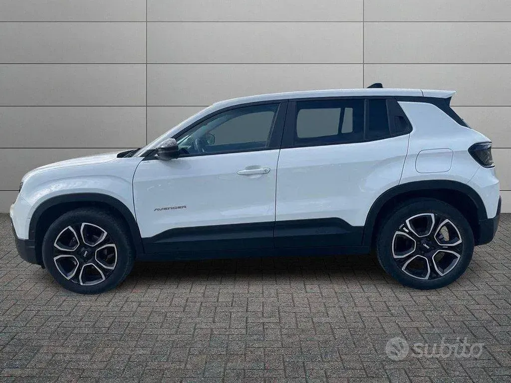 Usata Jeep Avenger Summit 101 CV (74 kW) 2024 Bianco SUV