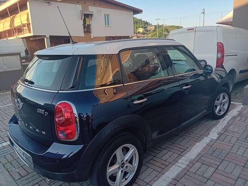 Blu/azzurro Usata 2014 Mini One D Countryman SUV | 7500 € (Buon prezzo) - Immagine 1/4