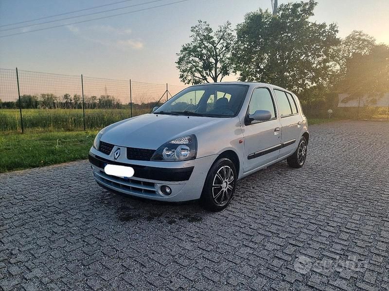 Usata Renault Clio II 2002 Berlina