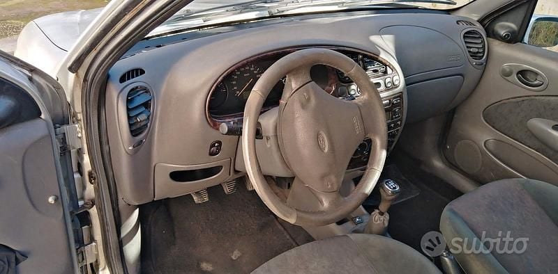 Grigio Usata 1999 Ford Fiesta Due volumi | 500 € - Immagine 1/4