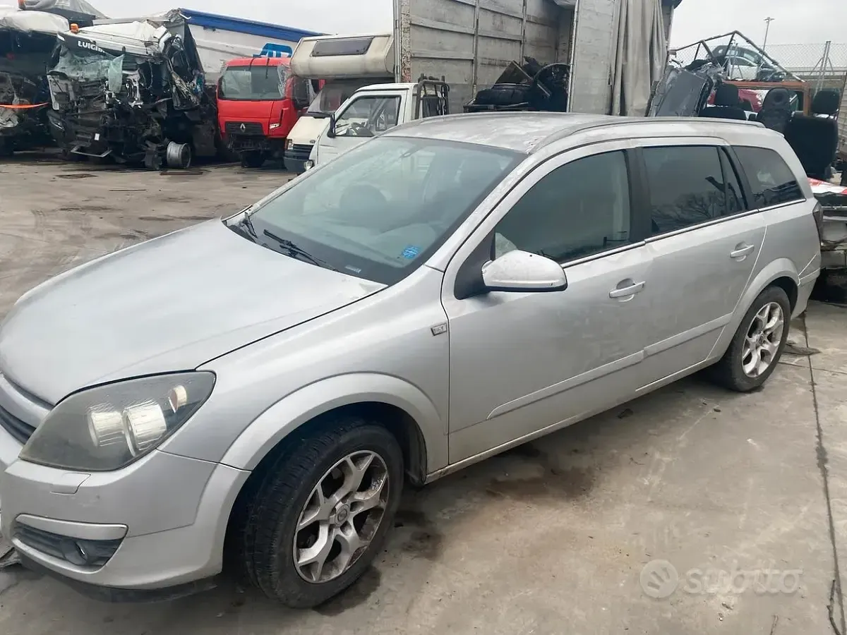 Usata Opel Astra 150 CV (110 kW) 2004 Station wagon