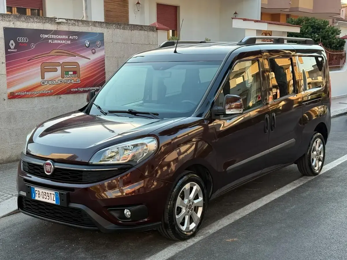 Usata Fiat Doblò 90 CV (66 kW) 2015 Rosso Monovolume