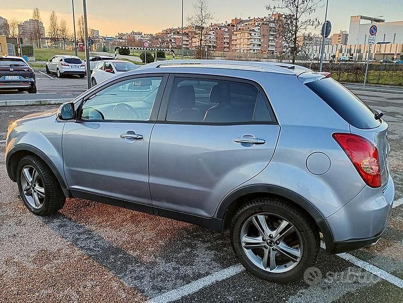 Usata Ssangyong (KGM) Korando 175 CV (128 kW) 2014 Grigio SUV