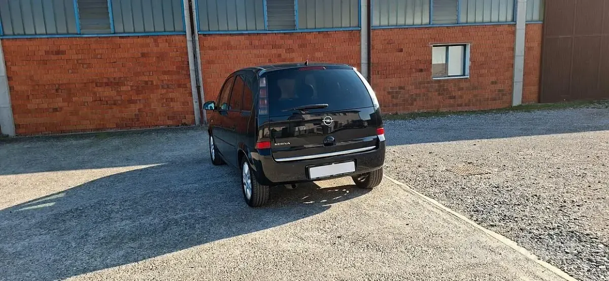 Usata Opel Meriva Enjoy 90 CV (66 kW) 2011 Nero Monovolume