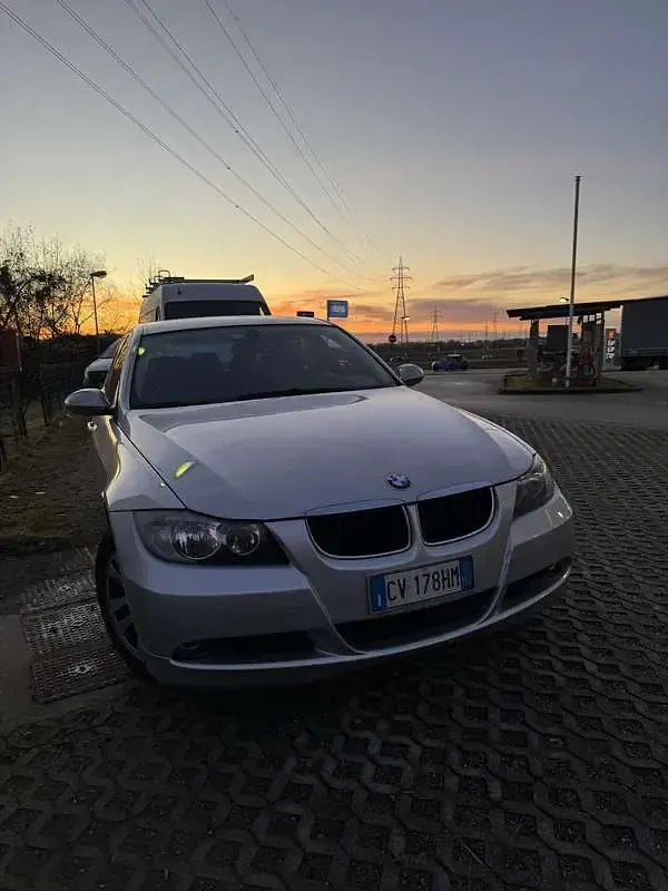 Usata BMW 320 Efficient Dynamics 163 CV (119 kW) 2005 Argento Berlina
