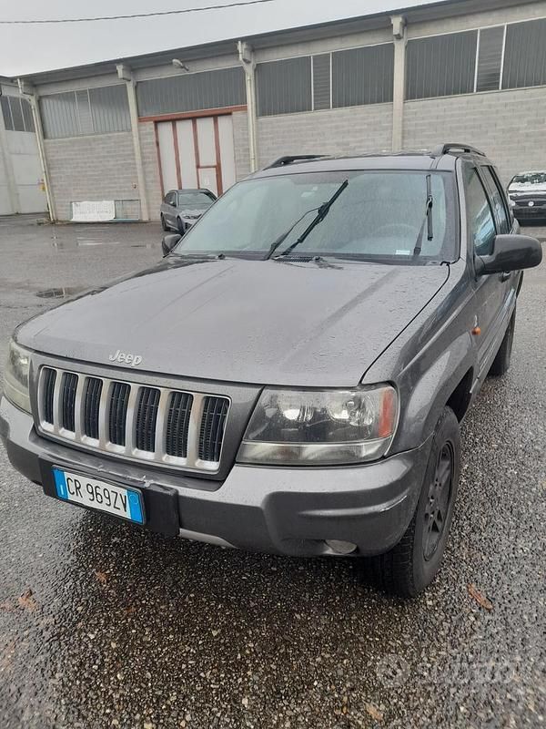 Grigio Usata 2012 Jeep Grand Cherokee Overland SUV | 8200 € (Super prezzo) - Immagine 1/4