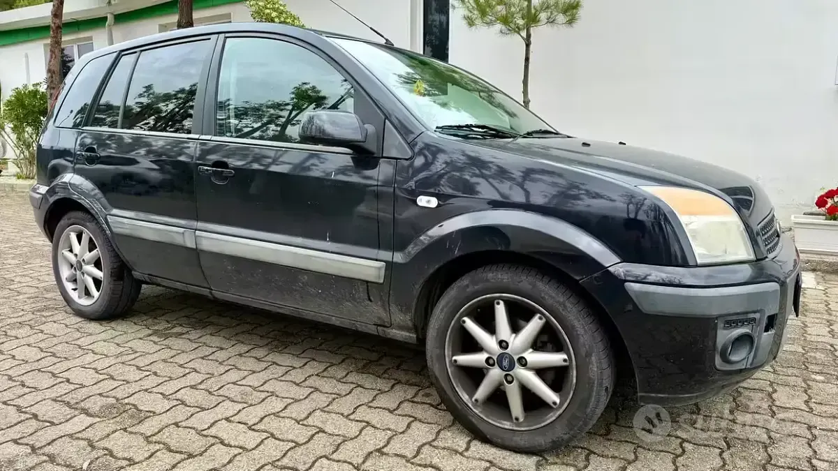 Usata Ford Fusion 68 CV (50 kW) 2008 Nero Utilitaria