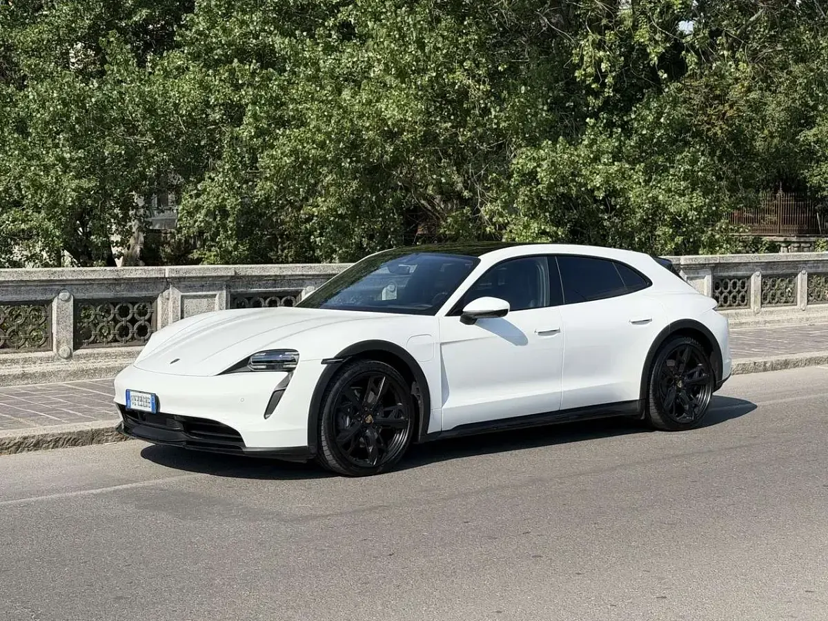 Usata Porsche Taycan Cross Turismo 139 kW (190 CV) 2021 Bianco Station wagon