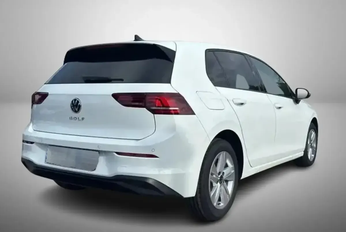 Usata VW Golf VIII Life 115 CV (84 kW) 2025 Bianco Utilitaria