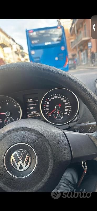Usata VW Golf VI 105 CV (77 kW) 2011 Bianco Utilitaria
