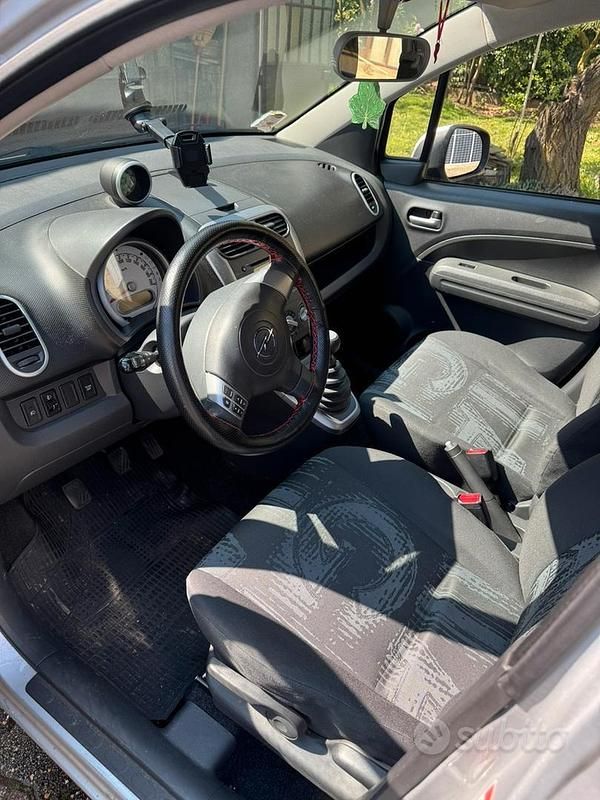 Usata Opel Agila 65 CV (47 kW) 2011 Grigio Utilitaria