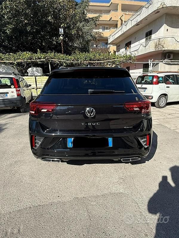 Usata VW T-Roc R-line 150 CV (110 kW) 2022 Nero SUV