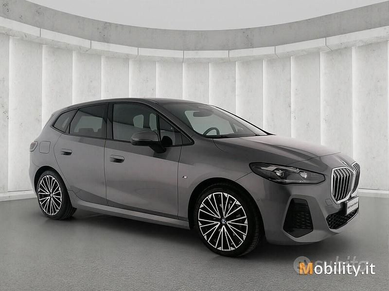 Usata BMW 218 Active Tourer M Sport 150 CV (110 kW) 2024 Skyscraper grey metallic Monovolume