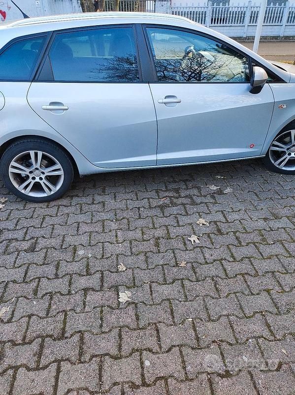 Usata Seat Ibiza ST 85 CV (62 kW) 2011 Grigio Station wagon