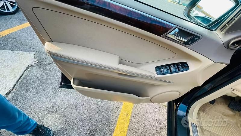 Usata Mercedes ML320 218 CV (160 kW) 2007 Blu SUV