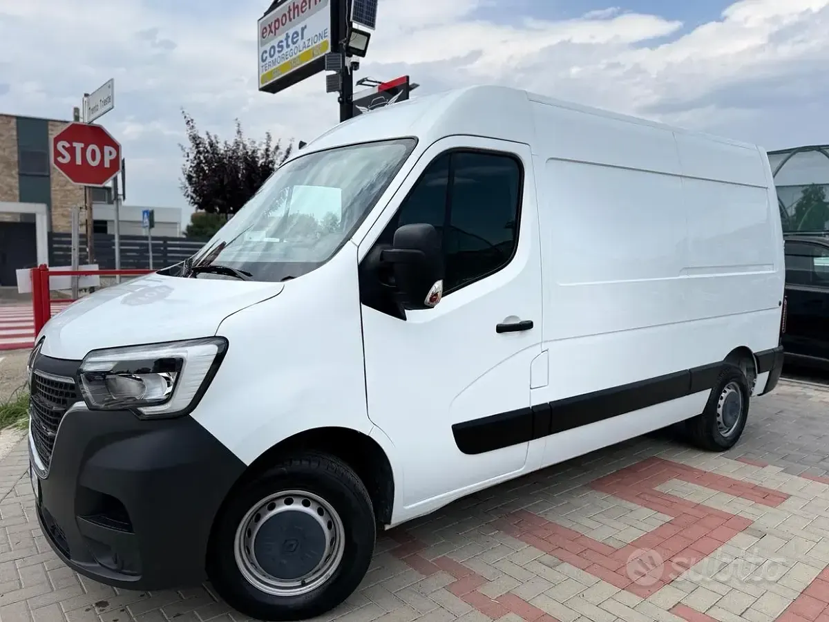 Usata Renault Master 135 CV (99 kW) 2022 Bianco Monovolume