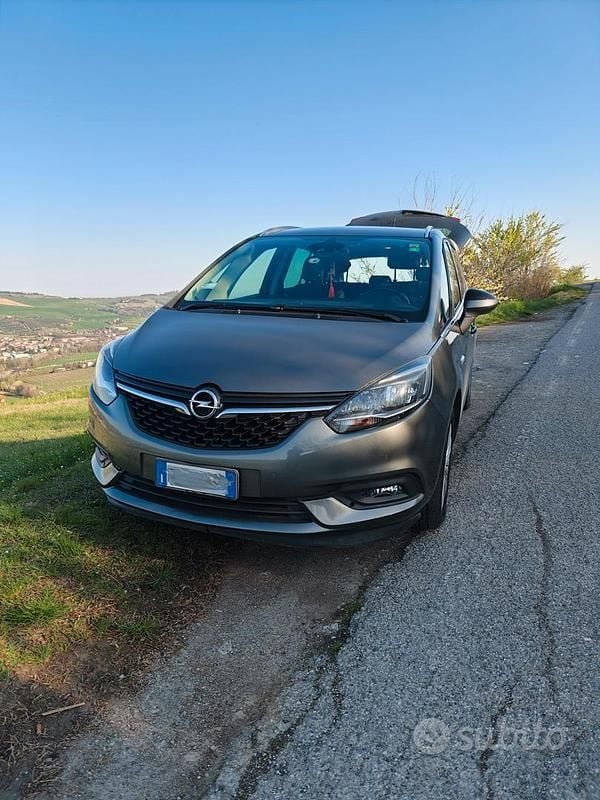 Usata Opel Zafira 150 CV (110 kW) 2018 Monovolume