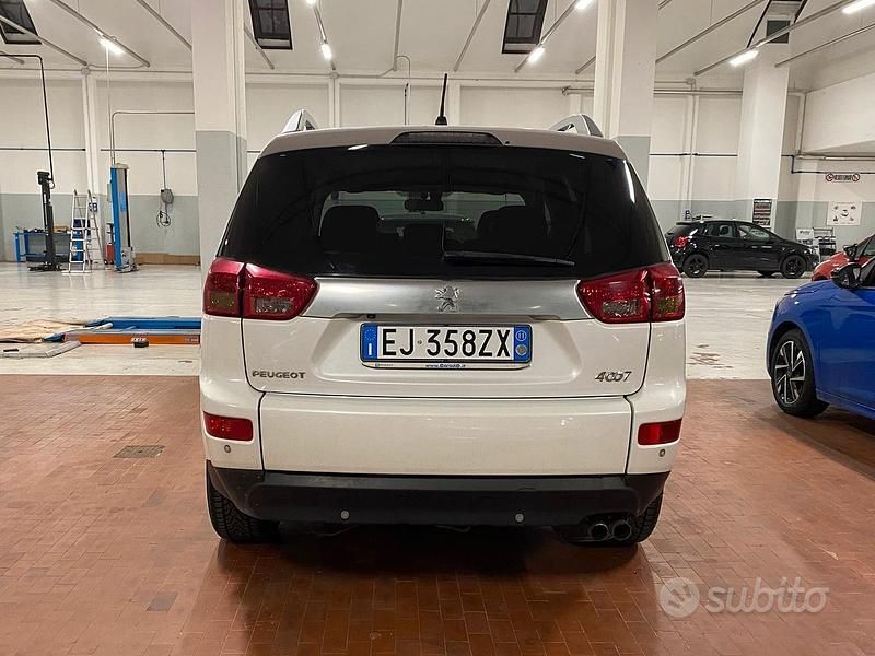 Usata Peugeot 4007 156 CV (114 kW) 2011 Bianco SUV