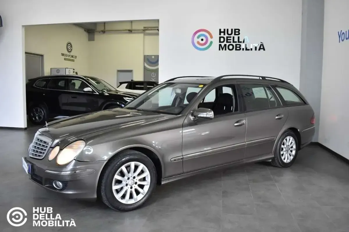 Usata Mercedes E220 Elegance 170 CV (125 kW) 2007 Grigio Station wagon
