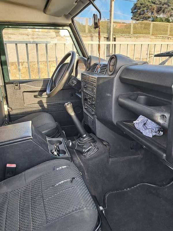 Usata Land Rover Defender 122 CV (89 kW) 2010 Verde Station wagon
